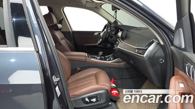 BMW X7 2022 — Photo 17/20