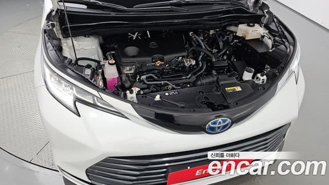 Toyota Sienna 2023 — Şəkil 25/39