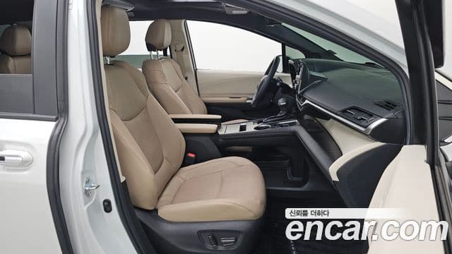 Toyota Sienna 2023 — Şəkil 11/39