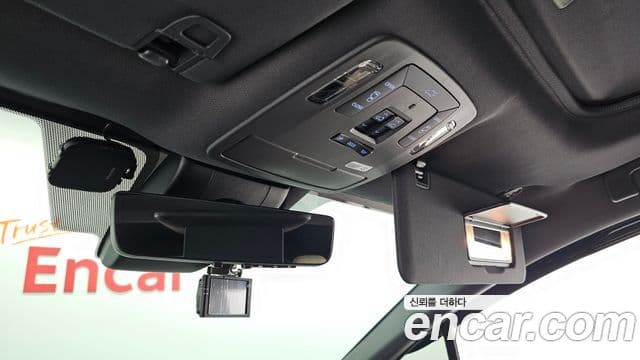 Toyota Sienna 2023 — Şəkil 12/39