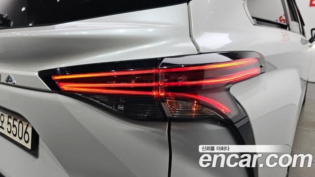 Toyota Sienna 2023 — Şəkil 30/39