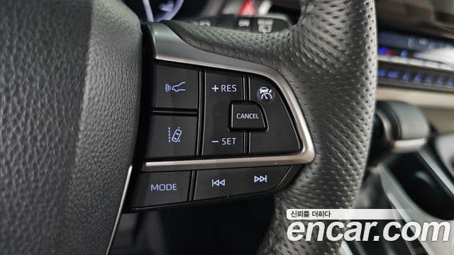 Toyota Sienna 2023 — Şəkil 27/39