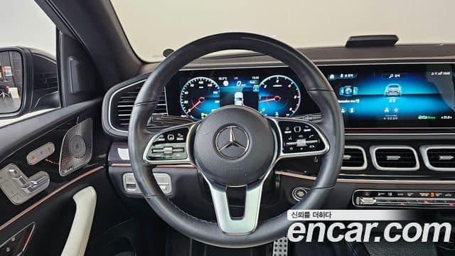 Mercedes-Benz GLE-Class 2023 — Photo 3/20
