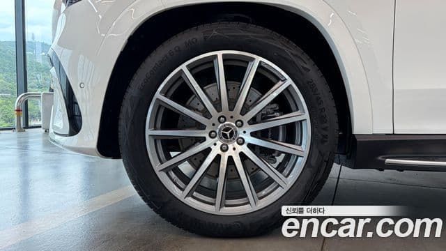 Mercedes-Benz GLS-Class 2025 — Photo 12/20
