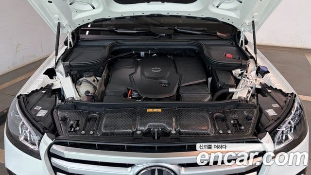 Mercedes-Benz GLS-Class 2025 — Photo 15/20