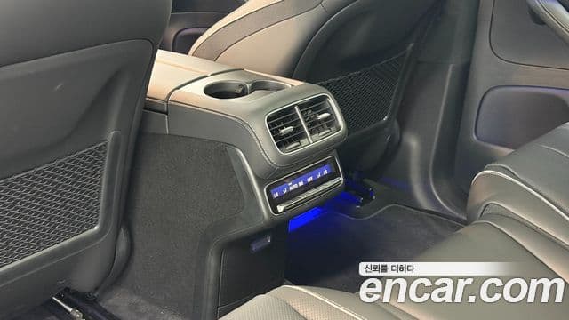 Mercedes-Benz GLS-Class 2025 — Photo 6/20