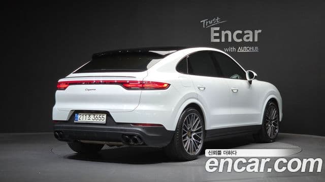 Porsche Cayenne 2021 — Photo 27/34