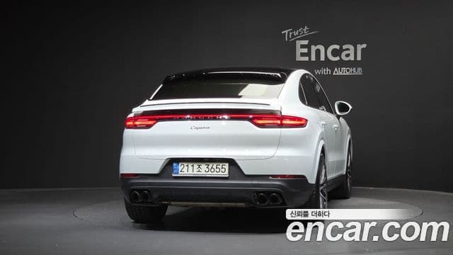 Porsche Cayenne 2021 — Photo 1/34
