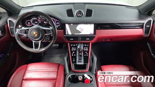 Porsche Cayenne 2021 — Photo 26/34