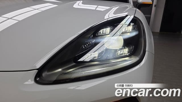 Porsche Cayenne 2021 — Photo 29/34