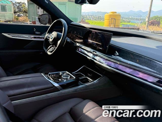 BMW 7 Series 2022 — Photo 4/20