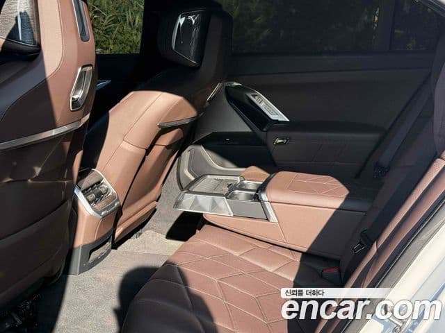 BMW 7 Series 2022 — Photo 6/20