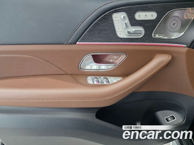 Mercedes-Benz GLE-Class 2025 — Photo 7/20