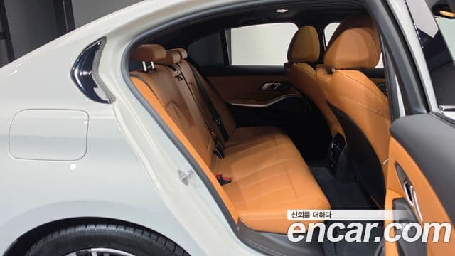 BMW 3 Series 2025 — Photo 7/20
