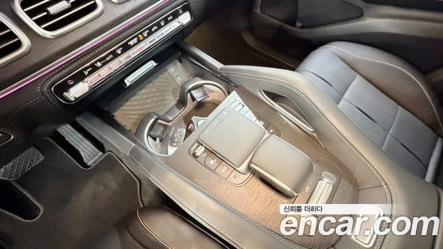Mercedes-Benz GLE-Class 2026 — Photo 15/20