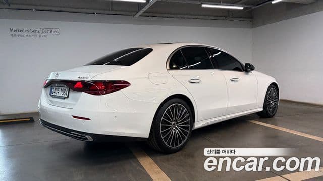 Mercedes-Benz E-Class 2024 — Photo 3/20