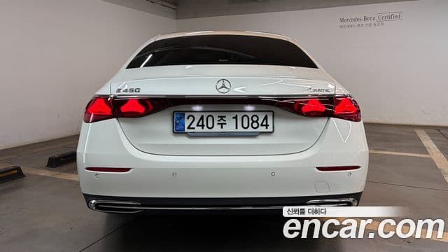 Mercedes-Benz E-Class 2024 — Photo 15/20
