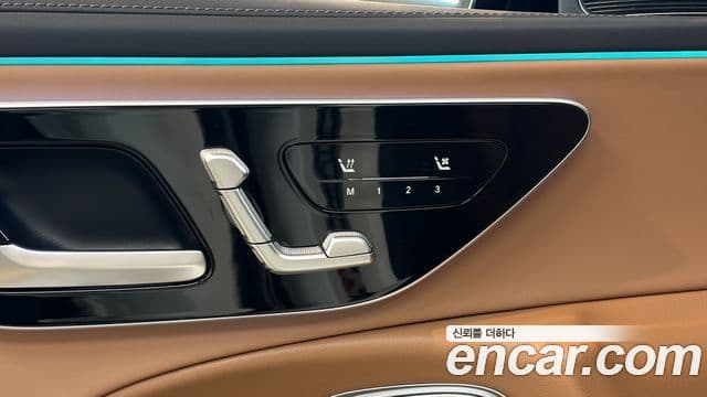 Mercedes-Benz E-Class 2024 — Photo 7/20