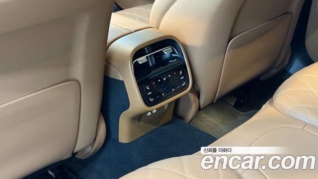 Mercedes-Benz E-Class 2024 — Photo 13/20