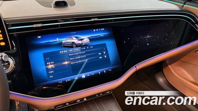 Mercedes-Benz E-Class 2024 — Photo 8/20