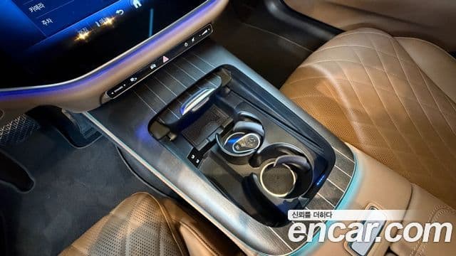 Mercedes-Benz E-Class 2024 — Photo 12/20