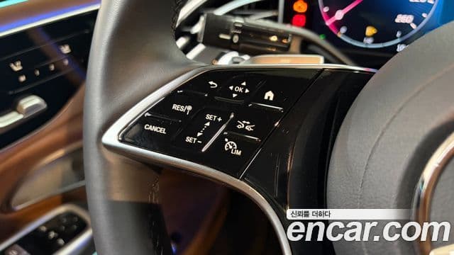 Mercedes-Benz E-Class 2024 — Photo 18/20