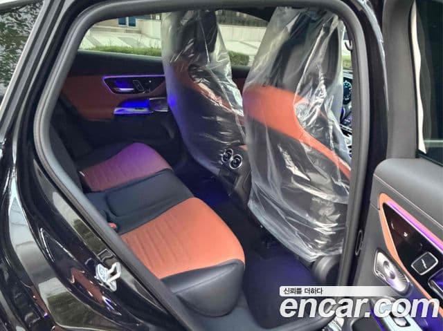 Mercedes-Benz GLC-Class 2026 — Photo 6/11