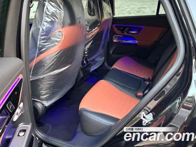 Mercedes-Benz GLC-Class 2026 — Photo 2/11