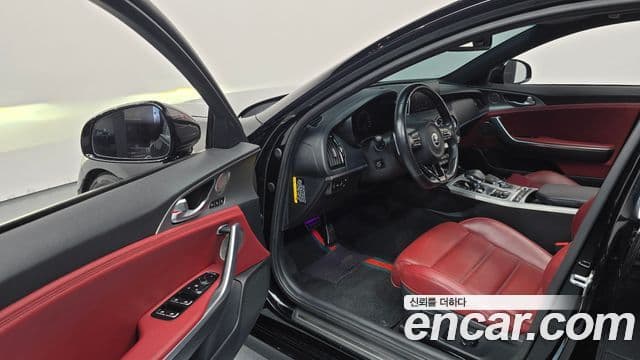 Kia Stinger 2019 — Фото 10/20