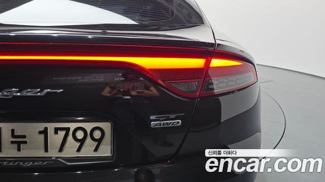 Kia Stinger 2019 — ფოტო 31/36