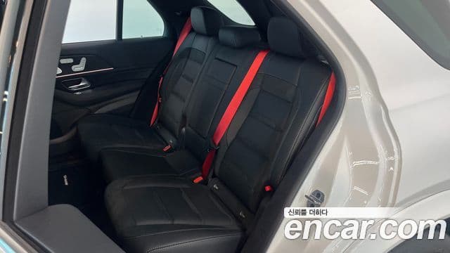 Mercedes-Benz GLE-Class 2025 — Photo 8/20
