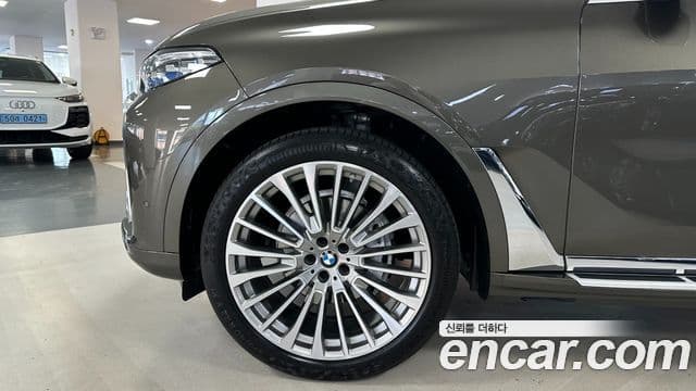 BMW X7 2021 — Photo 10/20