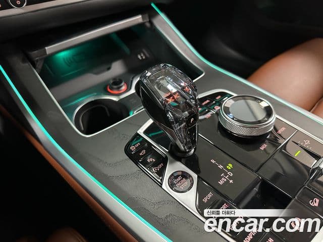 BMW X7 2021 — Photo 8/20