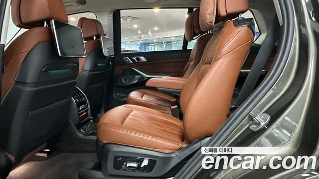 BMW X7 2021 — Photo 13/20