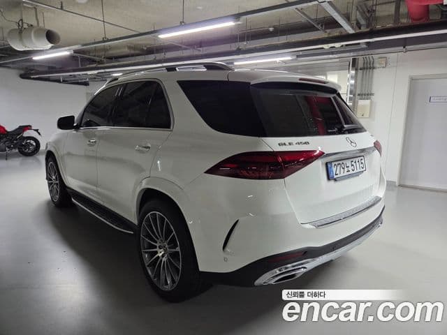 Mercedes-Benz GLE-Class 2025 — Photo 15/17