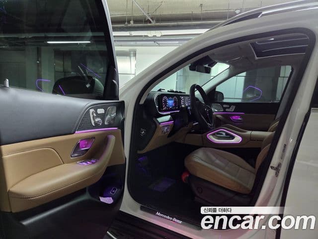Mercedes-Benz GLE-Class 2025 — Photo 7/17