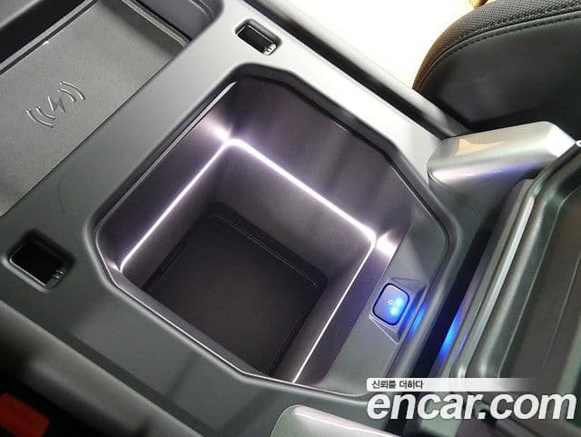 Land Rover Defender 2023 — ფოტო 18/20
