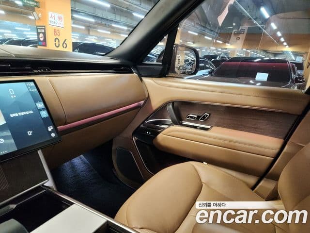 Land Rover Range Rover 2024 — Фото 18/20