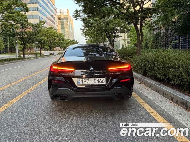 BMW 8 Series 2026 — Photo 6/12