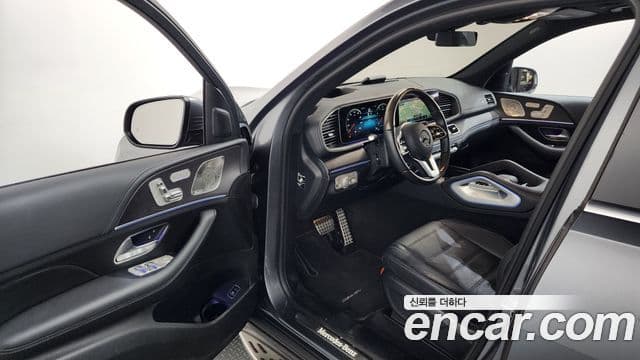 Mercedes-Benz GLS-Class 2022 — Photo 8/38