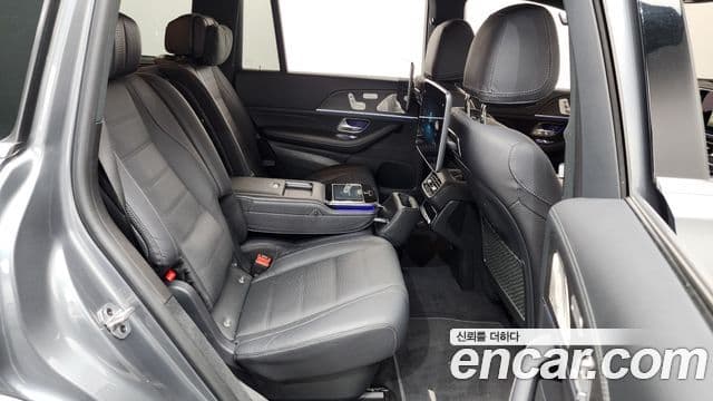 Mercedes-Benz GLS-Class 2022 — Photo 34/38