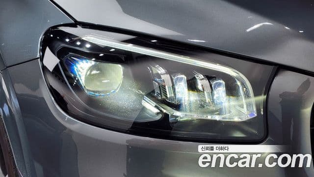 Mercedes-Benz GLS-Class 2022 — Photo 25/38