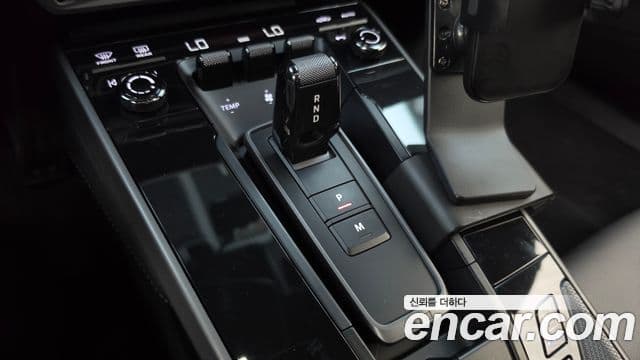Porsche 911 2023 — Photo 7/31