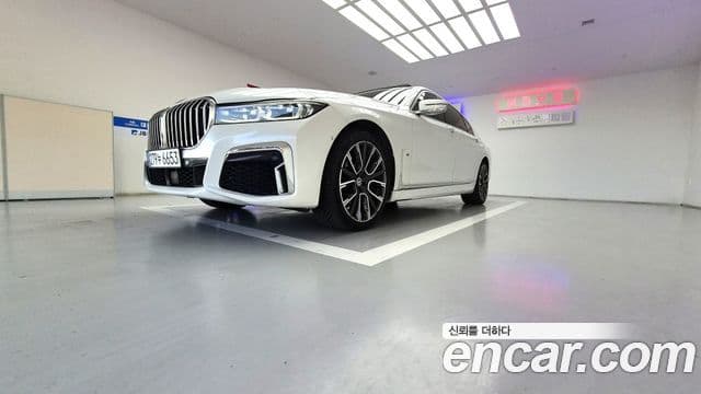 BMW 7 Series 2020 — Photo 18/20