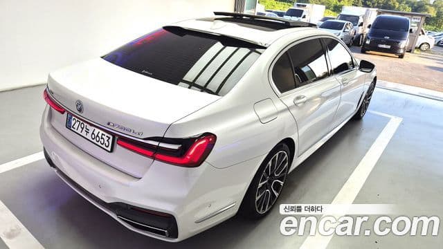 BMW 7 Series 2020 — Photo 19/20