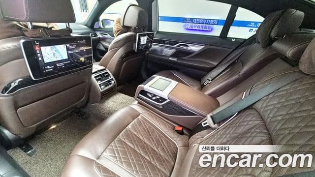 BMW 7 Series 2020 — Photo 9/20