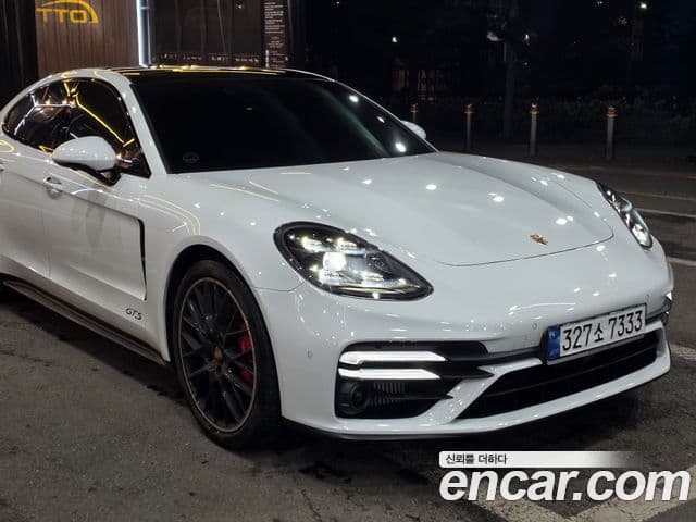 Porsche Panamera 2022 — Photo 6/20