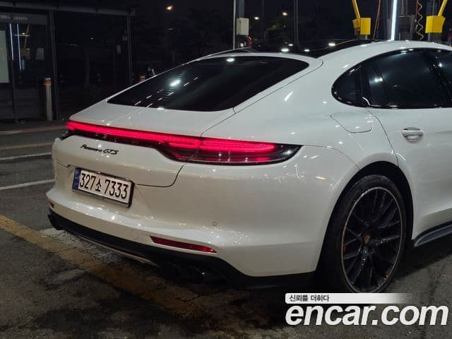 Porsche Panamera 2022 — Photo 5/20