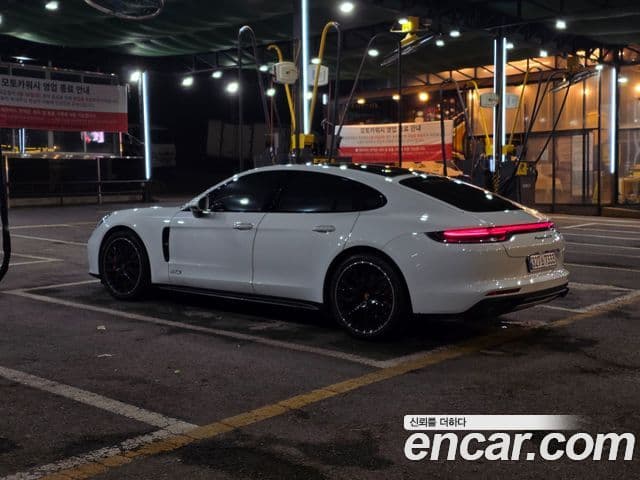 Porsche Panamera 2022 — Photo 2/20