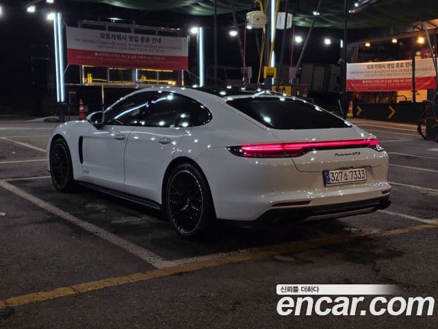 Porsche Panamera 2022 — Photo 17/20
